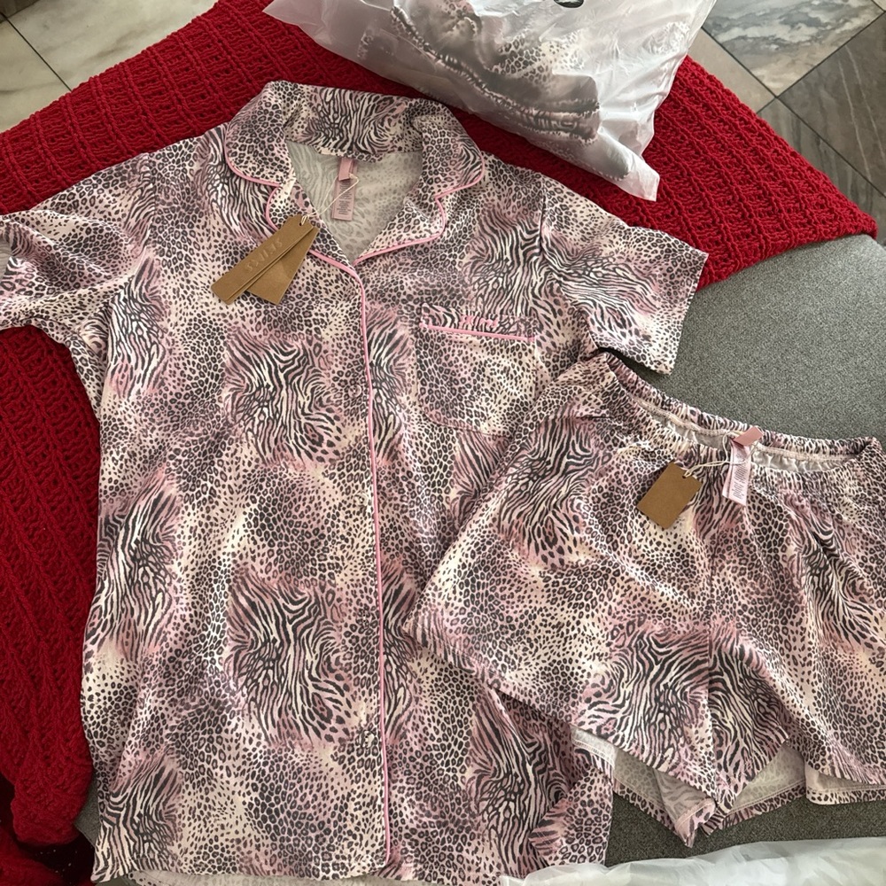 SKIMS Leopard Print Pajama Set - Pink and Black